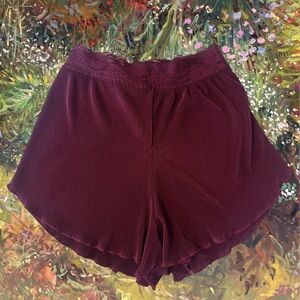 Vintage burgundy plissé tap shorts with lace waistband size XS / S